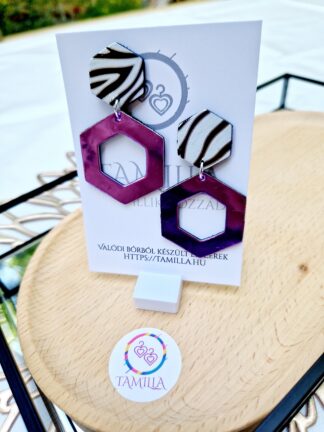 Irrizáló lila-zebra mintás hexa duo fülbevaló